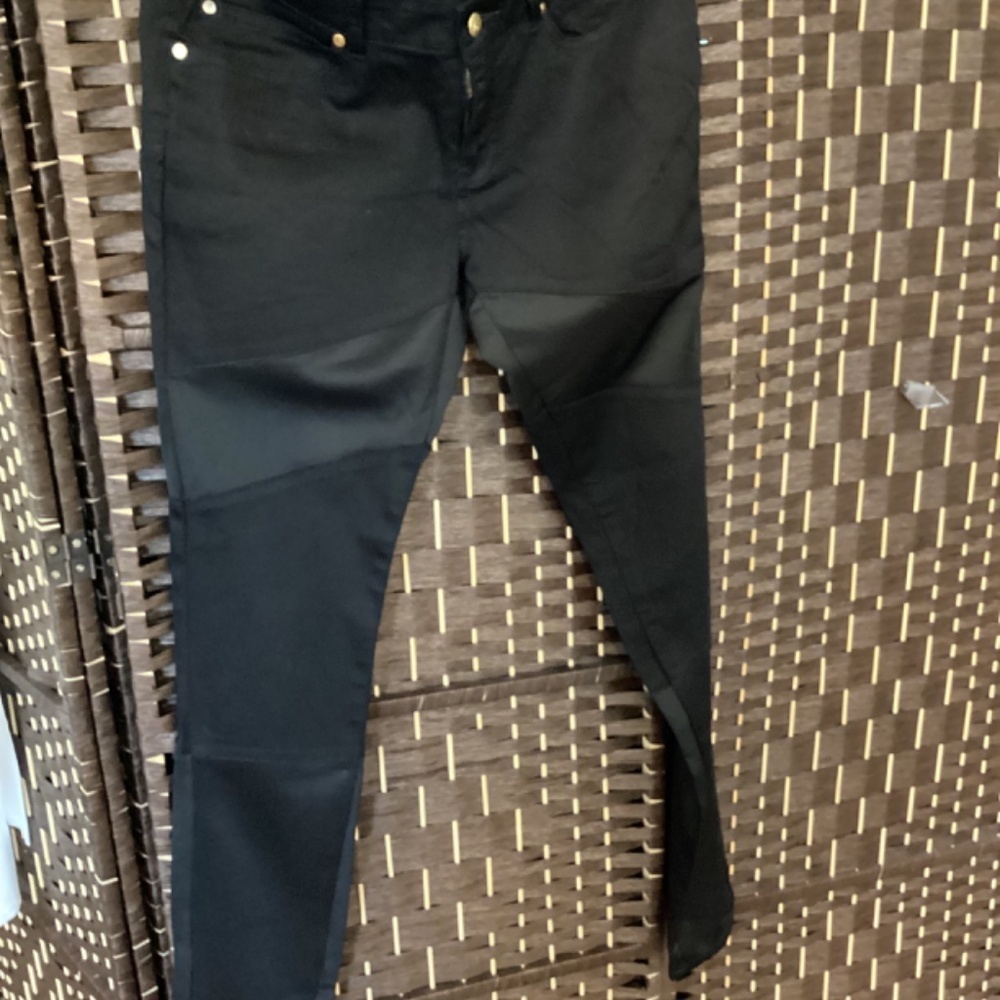 Roca wear Women Black Skinny Leg Denim Pants
